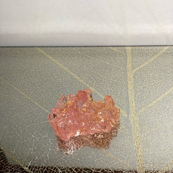 [❌]  Light pink crystal cluster with gold flakes inside 💖 - Picture 5 of 8